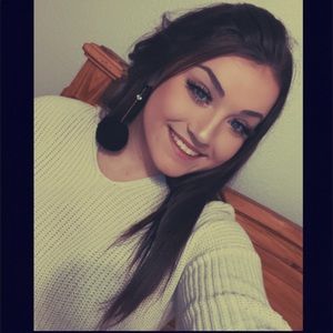 Meet your Posher, Kacie